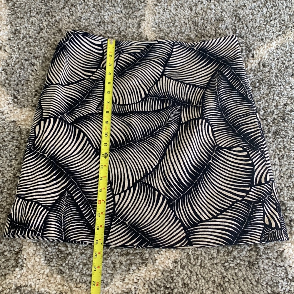 Ann Taylor navy and cream skirt size large - Picture 2 of 5